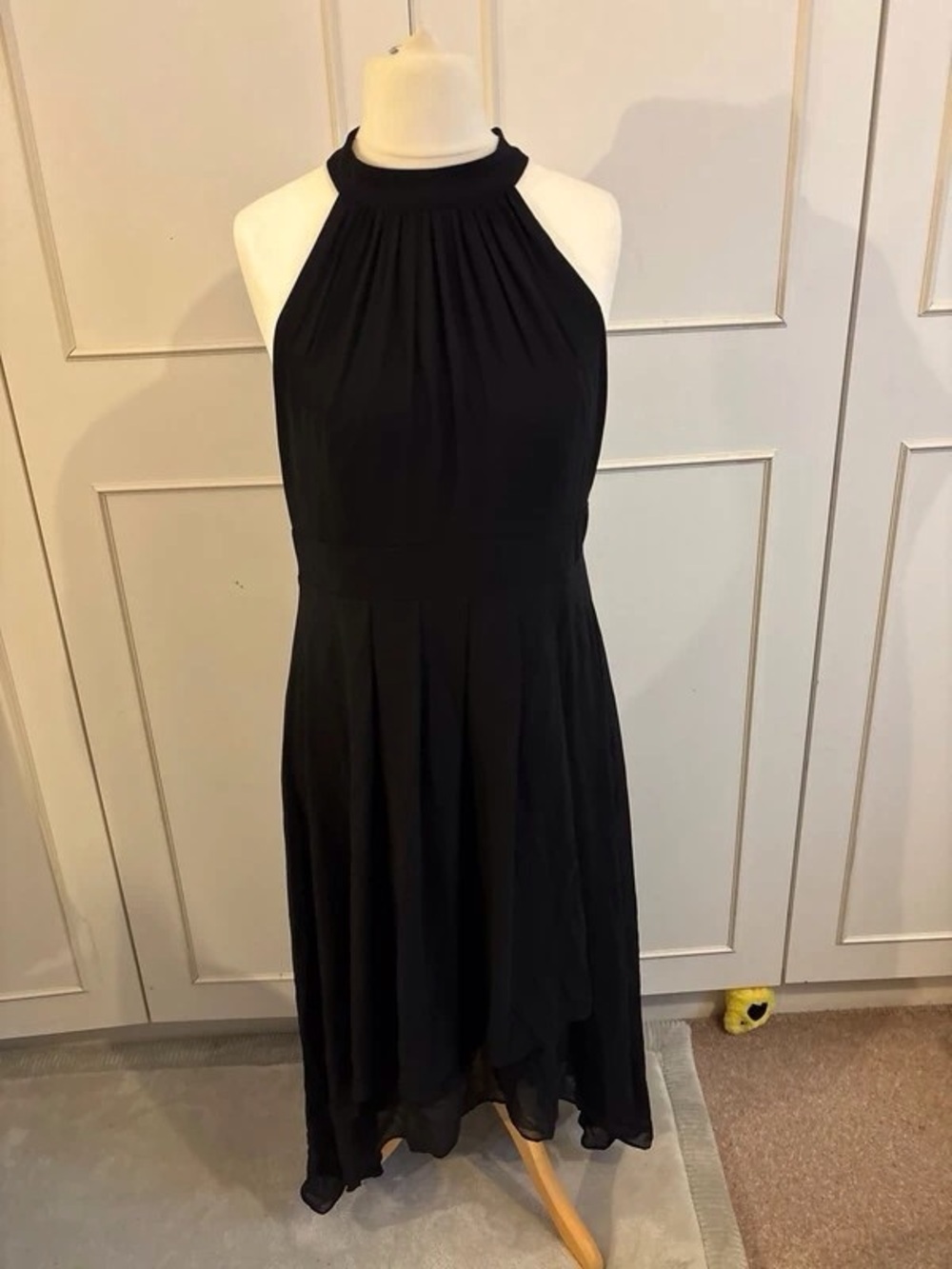 Sleeveless Black Halter Midi Dress - Timeless Evening Wear